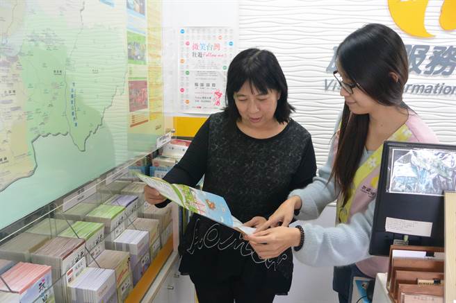 Related information can be acquired at the visitor centers of Miaoli, Zhunan, and Houlong Train Stations. 