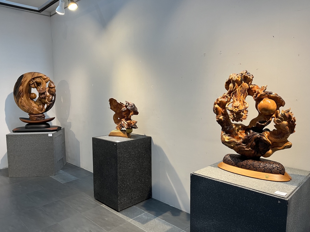 三義から台湾全土まで木彫創作者の近年の作品を展示します。