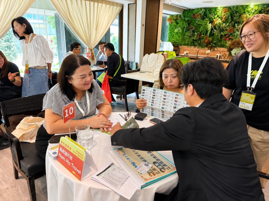 中台灣業者與新加坡當地業者進行一對一深度交流