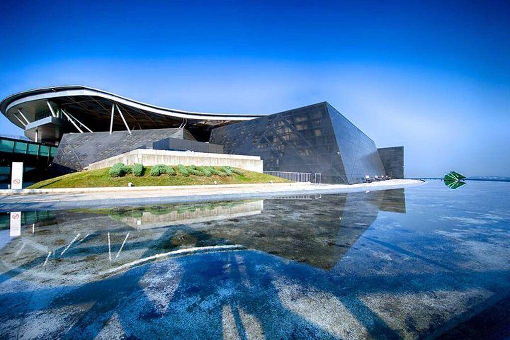 台灣客家文化館是座兼具綠色環保與節能減碳的文化設施。