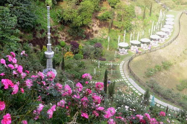 夢幻玫瑰園內有多處歐風造景