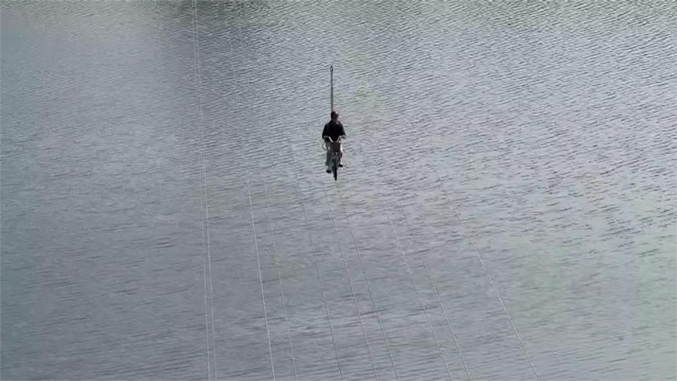 飛索與自行車俯瞰風光明媚